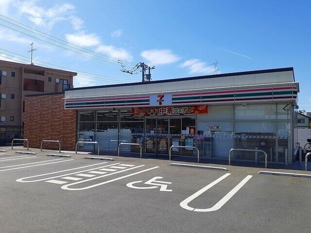 セブンイレブン伊奈羽貫駅前店：560m