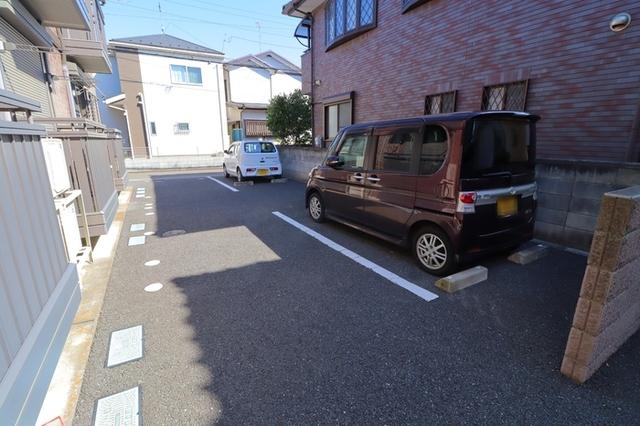 メイプルスタジオ（202） 駐車場