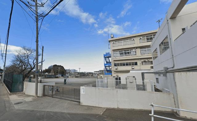 東村山市立化成小学校：255m