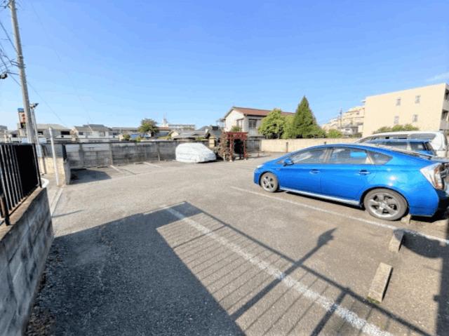 K house1（303） 駐車場