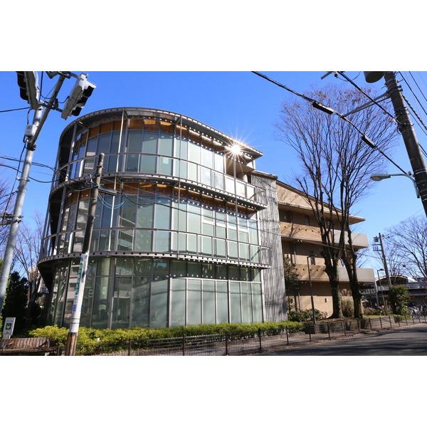 日野市立多摩平図書館：947m