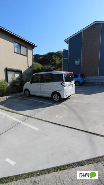 ＳＵＮＳＨＩＮＥシャトー 駐車場