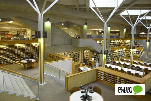 実践女子大学図書館：1602m