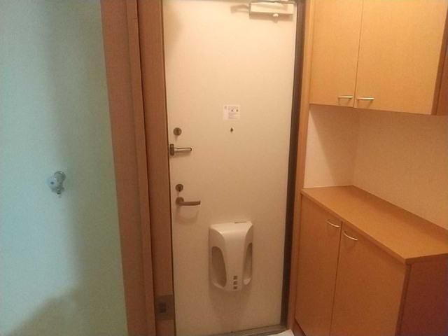 リビングタウン石川町　ＡＢ（B101） 玄関