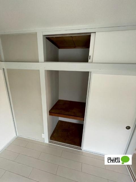 日野市多摩平アパート 収納