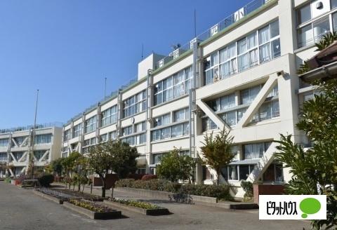 日野市立日野第四中学校：960m