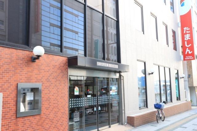 多摩信用金庫豊田支店：255m