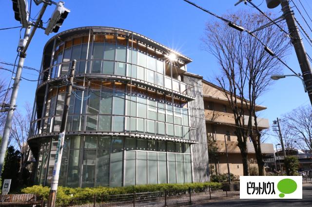 日野市立多摩平図書館：665m