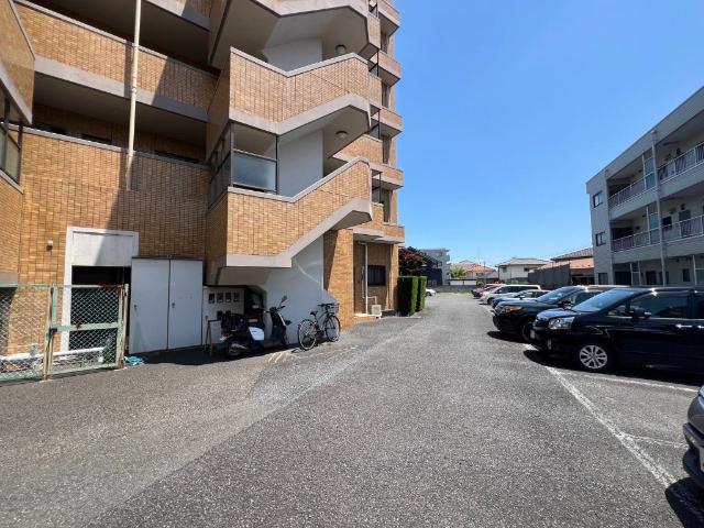 Ｂｅｅハイム 駐車場