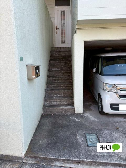 日野市三沢一戸建 エントランス