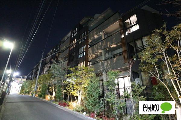 ◆◇夜間のマンション外観◇◆