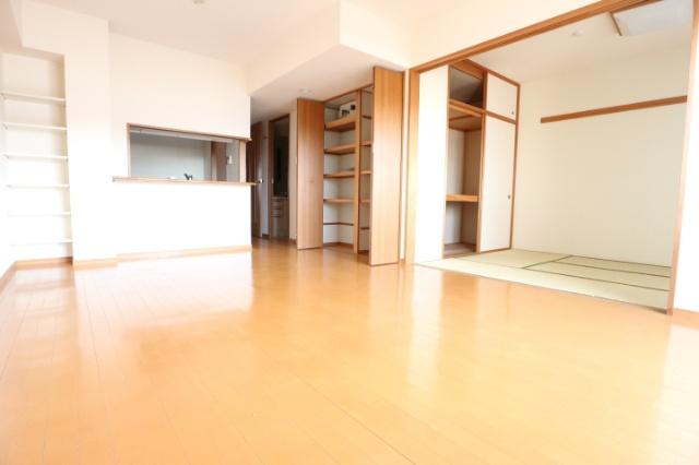 日野市多摩平中古マンション リビング