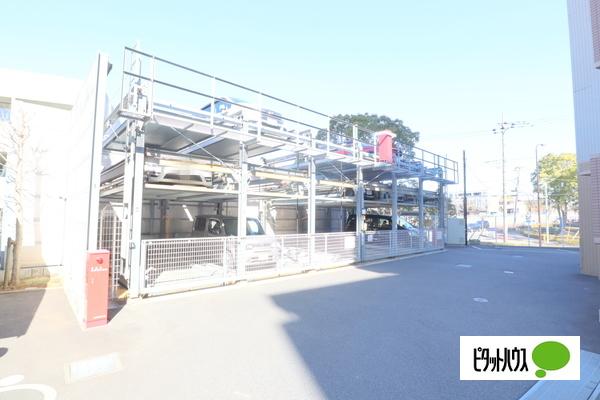 グランスイート多摩センター５階 駐車場