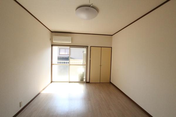apartment 春日新田