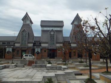 高田駅：1400m