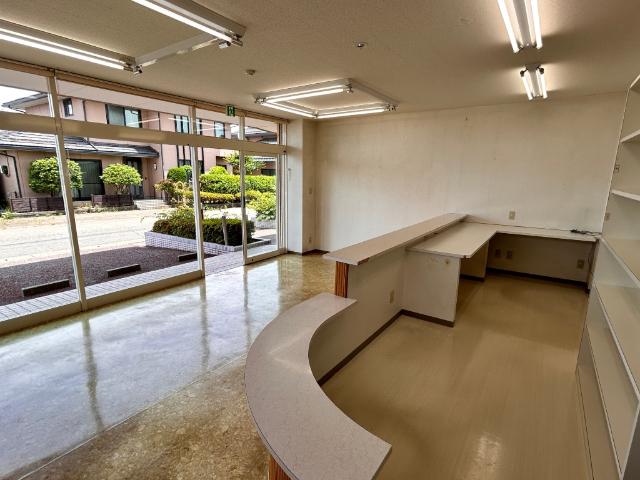 commercial 東雲町２丁目