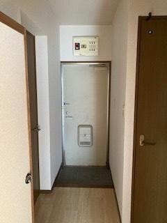 ルストーレ潟町（103） 玄関