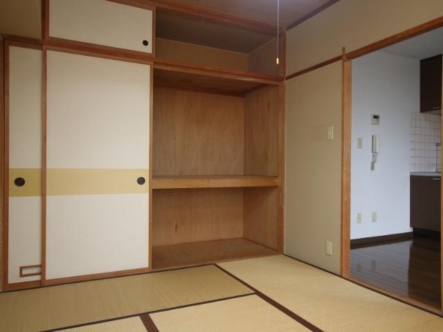 ラフォーレ春日山（503） 収納
