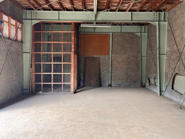 中央2貸倉庫 室内