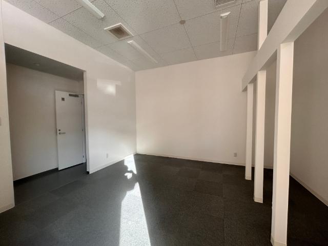 ナルス高田西店北側（B-3） 室内