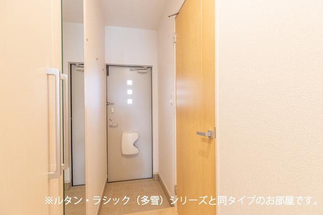 ジェイド　ヒルズ（102） 玄関