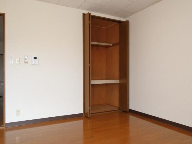 メゾンラピュタ（３B） 収納