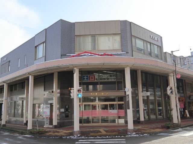 大光銀行高田支店：117m