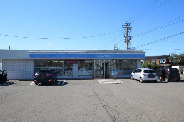 ローソン大潟土底浜店：399m