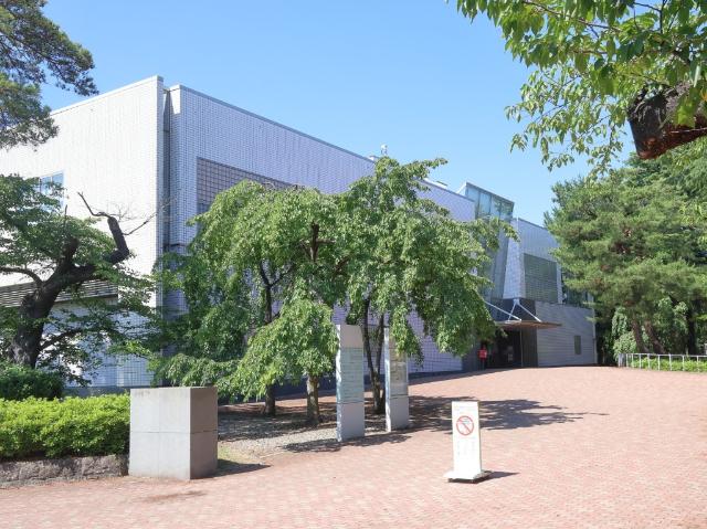 上越市立高田図書館：2135m