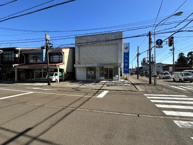 上越信用金庫稲田支店：1166m