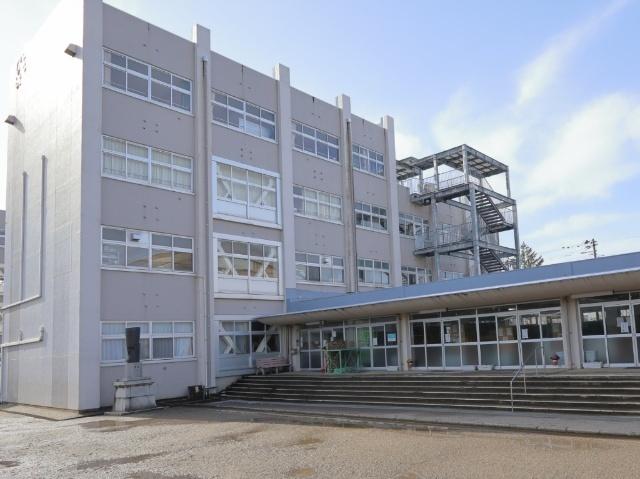 上越市立東本町小学校：1594m