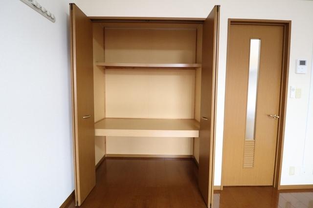 ロイヤルパレス春日山（210） 部屋画像