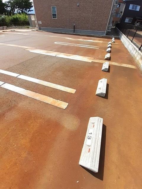 ノース　ウッズ（203） 駐車場