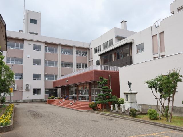 上越市立稲田小学校：1836m