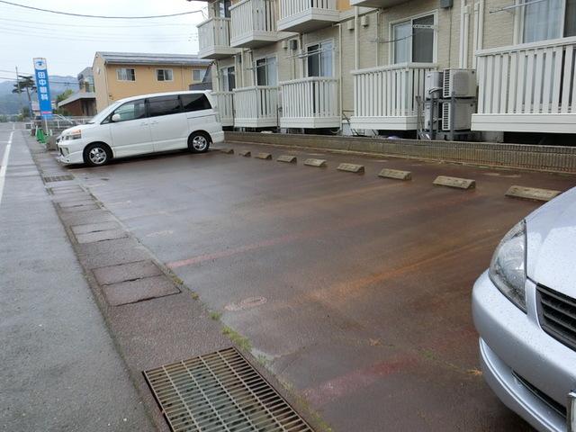 ベリーズ（103） 駐車場