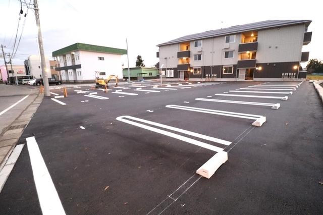 サニーガーデン（207） 駐車場