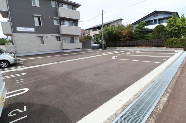 さくらガーデンⅡ（205） 駐車場