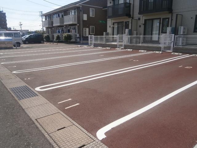 バムセプレイス　Ⅱ（201） 駐車場