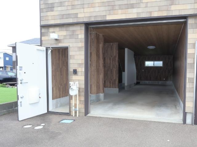 M's Garage（C-1） エントランス