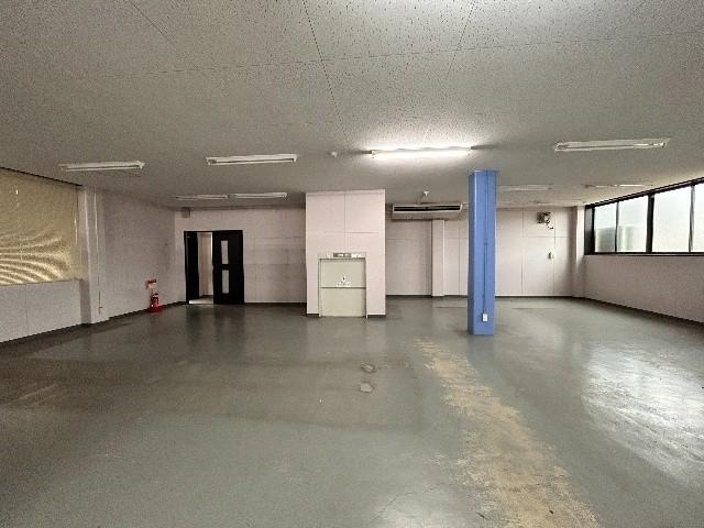 commercial 春日山町３丁目