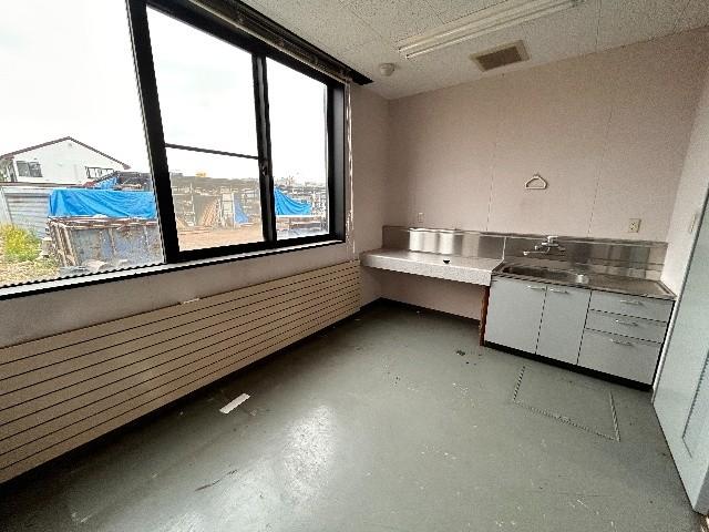 commercial 春日山町３丁目