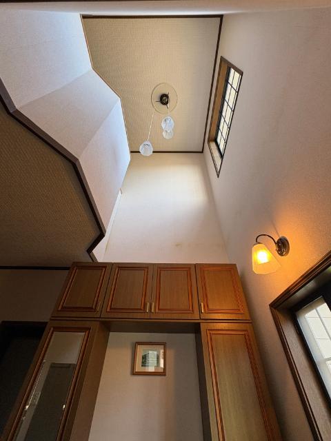 のどかな住宅街にある三和区神明町の家 玄関