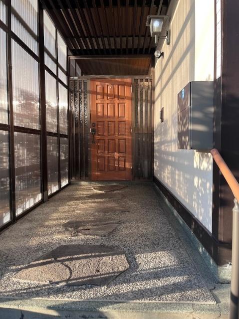 【商談中】お庭もお家も広々！趣味をたのしむ高土町の家 玄関