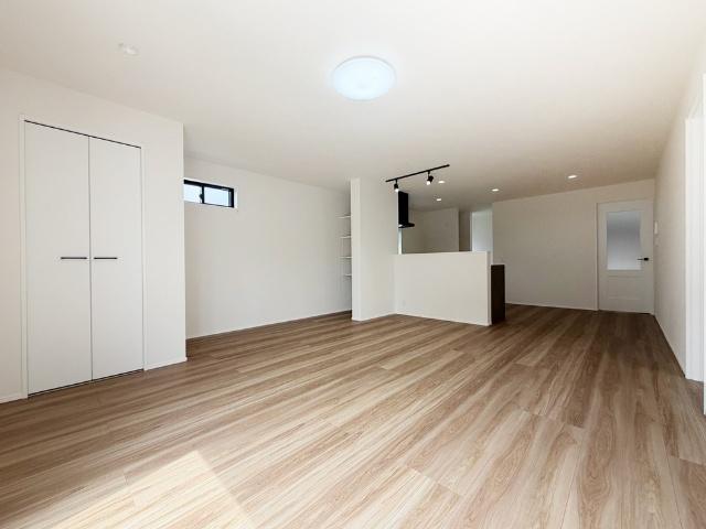 上越市新光町中古戸建 リビング