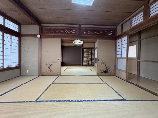 バイパスへのアクセス良好！便利な下源入の家 リビング