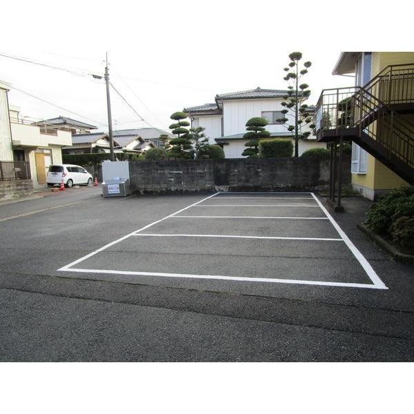 クレスト小串B棟（105） 駐車場
