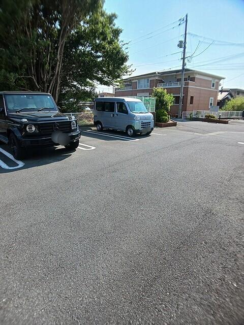 グランデ　フィオーレⅡ（102） 駐車場