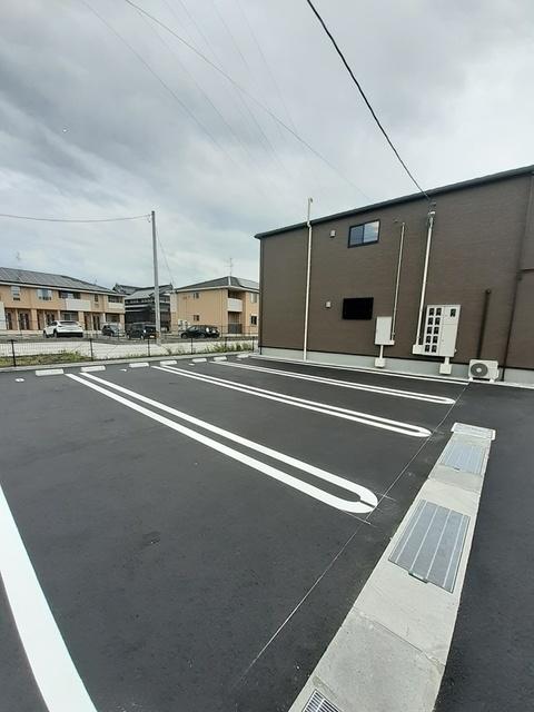 プレミアファイン（105） 駐車場