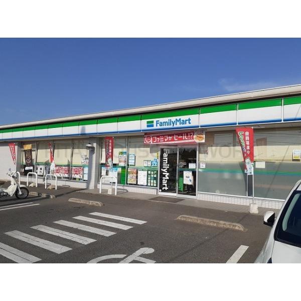 ファミリーマートさん:130m