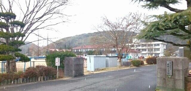 有帆小学校：450m